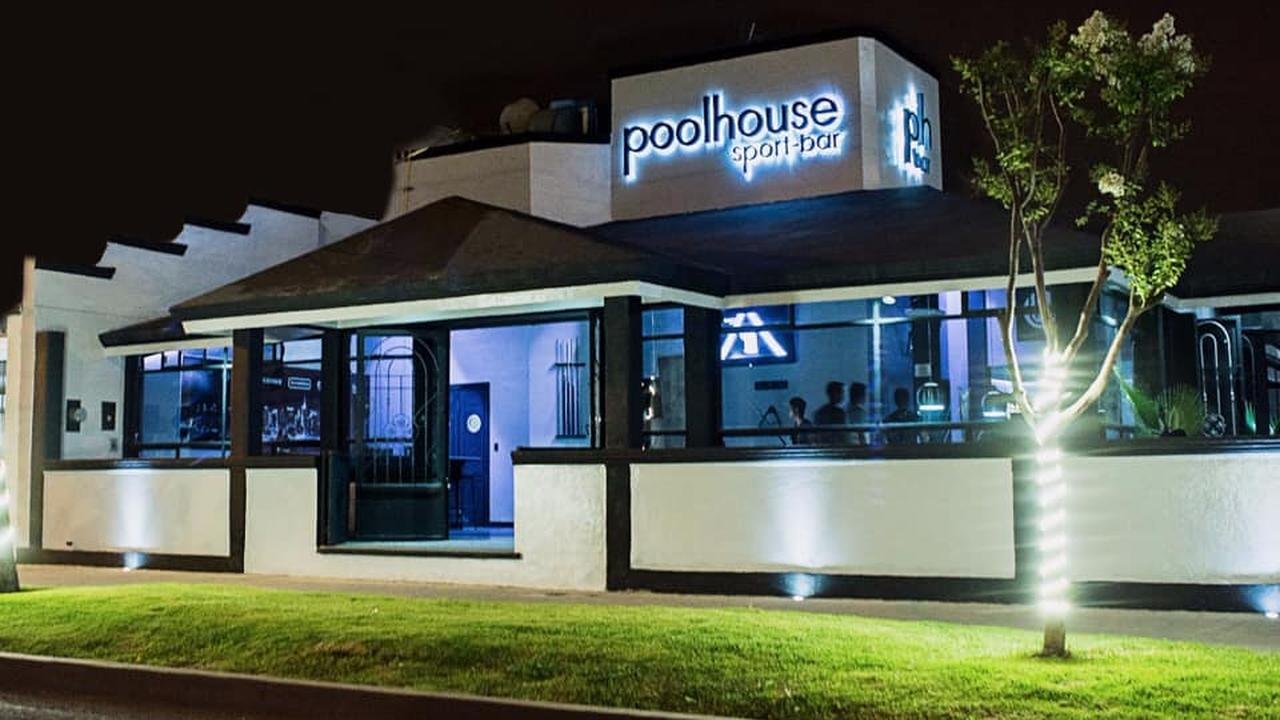 Poolhouse Wings-Bar