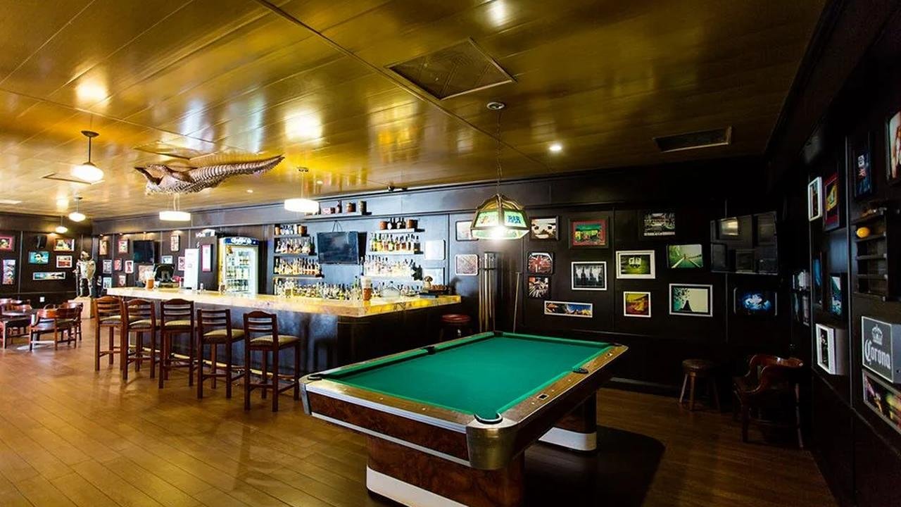 Mikes Pub